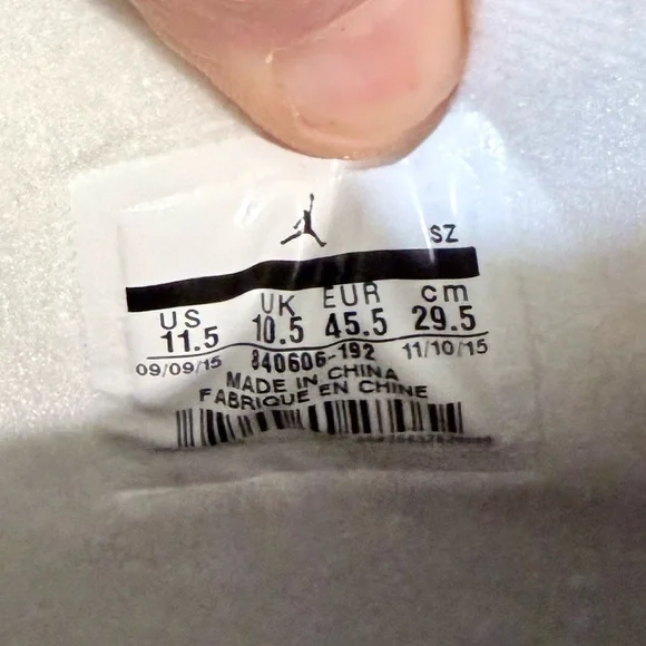 2015 Jordan’s 4’s BNIB 11.5 White/Black Cement - Picture 8 of 12